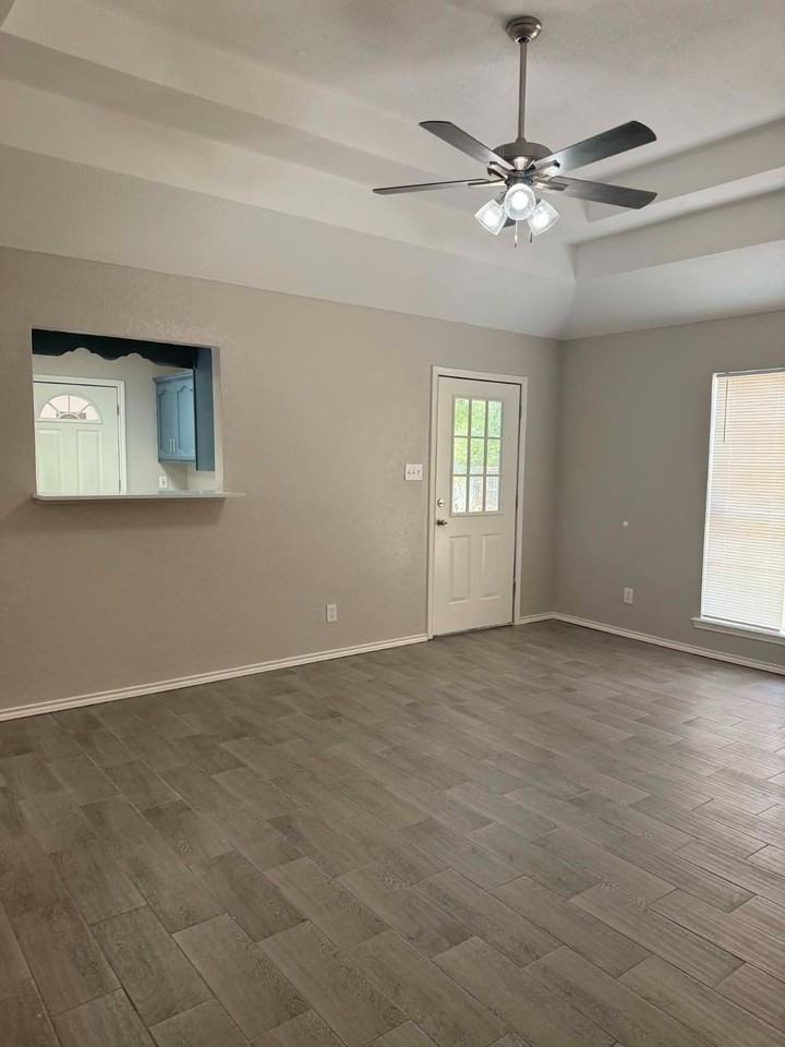 124 Maerose St - Photo 3 of 20