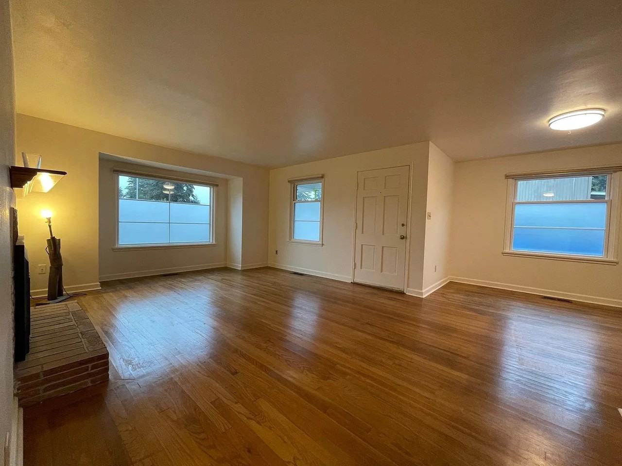14910 5th Ave Ne - Photo 2 of 20