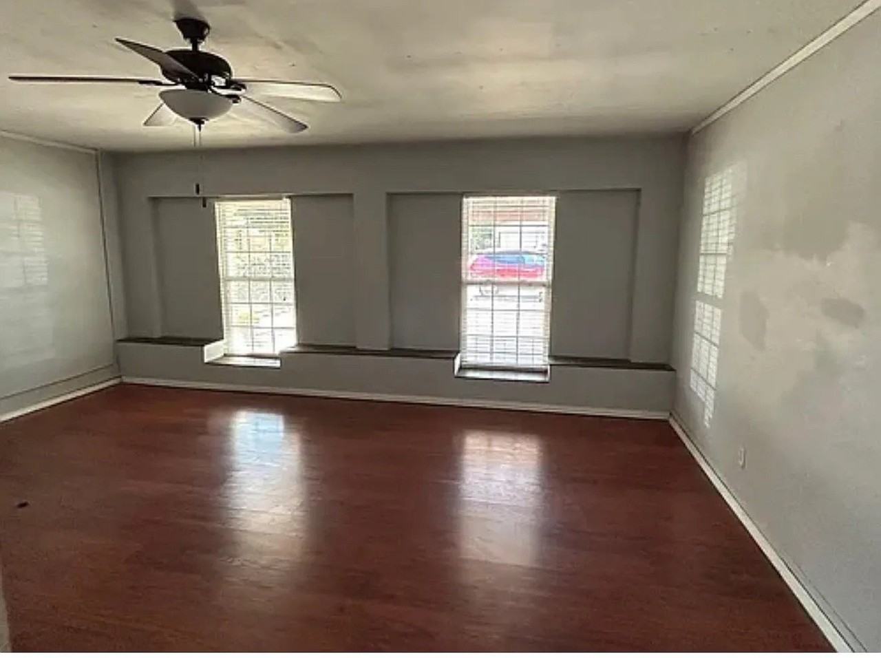 1112 Park Center Ct - Photo 6 of 13