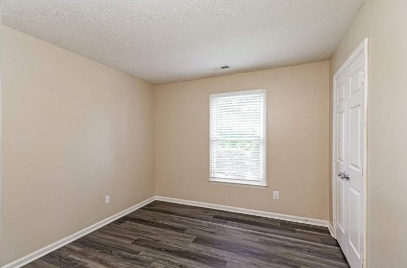 5936 Loch Arbor Ln - Photo 3 of 11