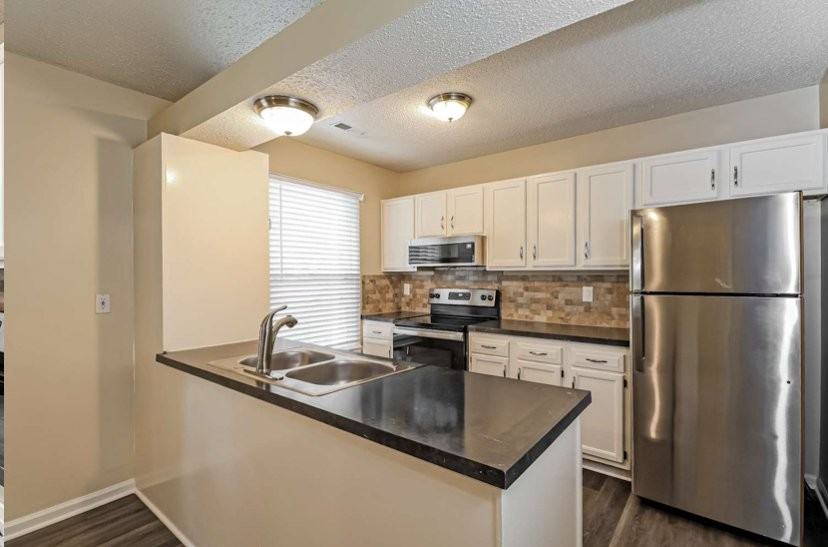 5936 Loch Arbor Ln - Photo 4 of 11