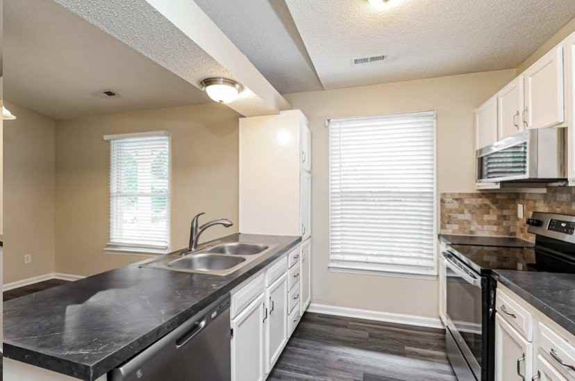 5936 Loch Arbor Ln - Photo 7 of 11
