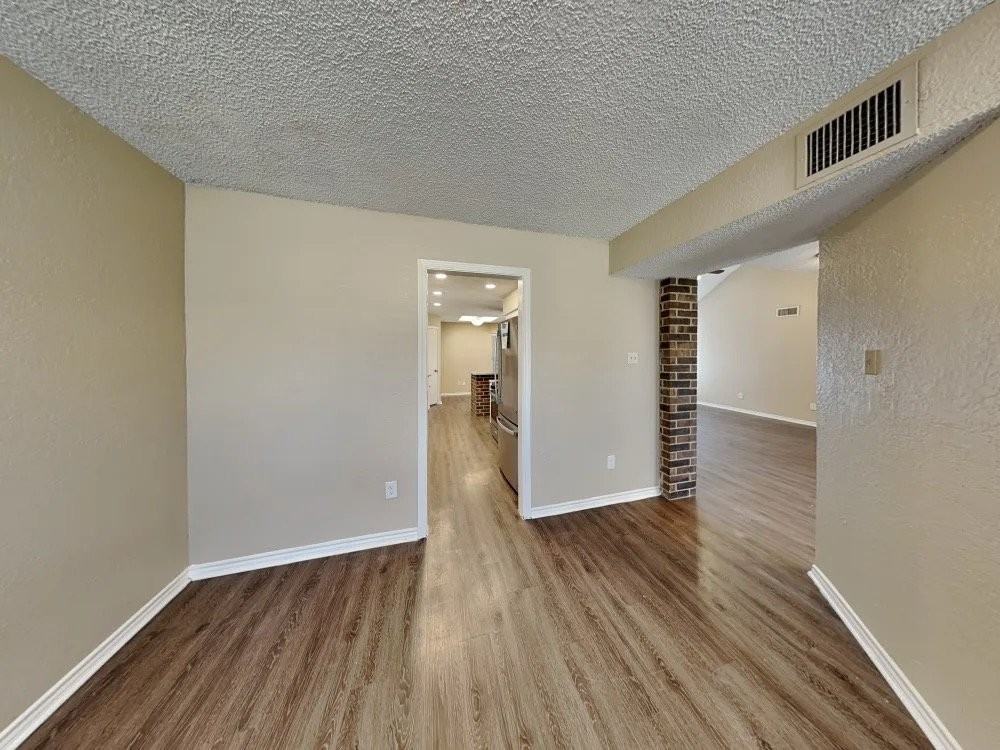 2437 Rochelle Ln ##Tx - Photo 5 of 10