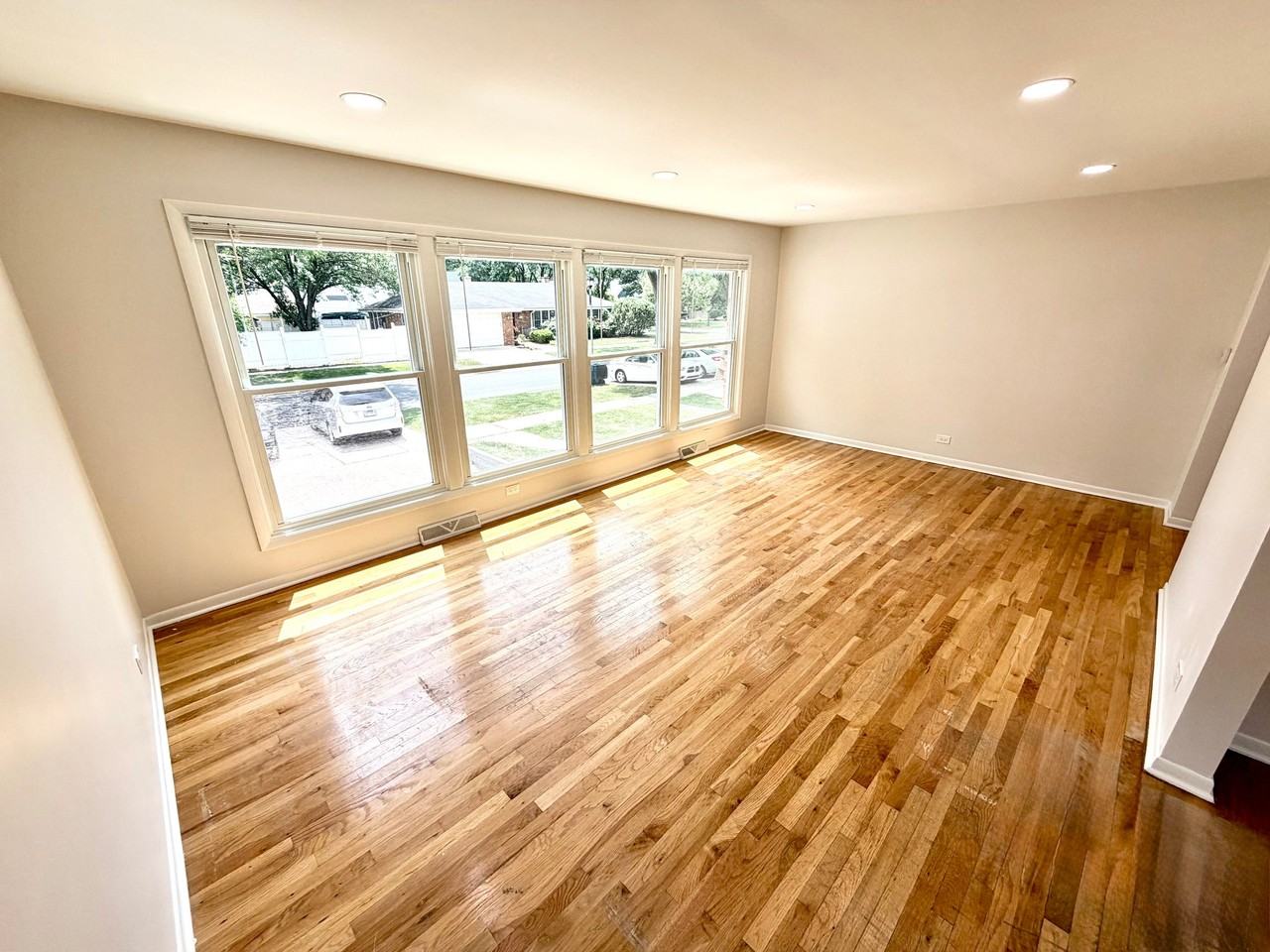 167 E Van Buren St #1 - Photo 2 of 17