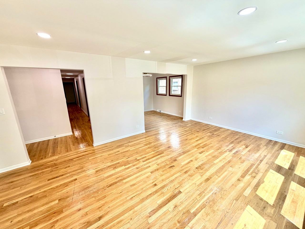 167 E Van Buren St #1 - Photo 3 of 17
