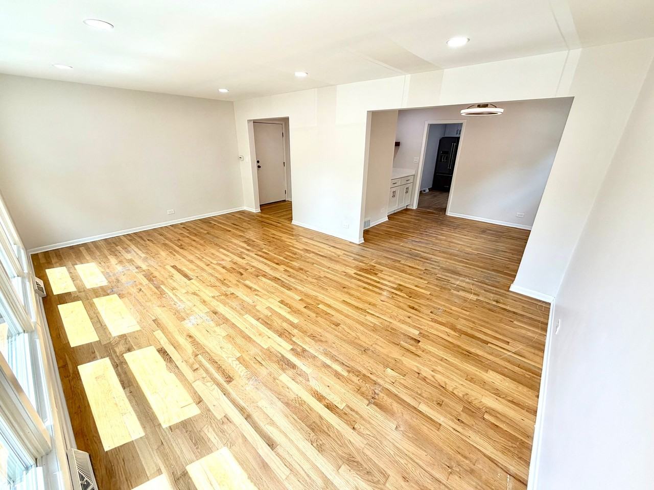 167 E Van Buren St #1 - Photo 4 of 17