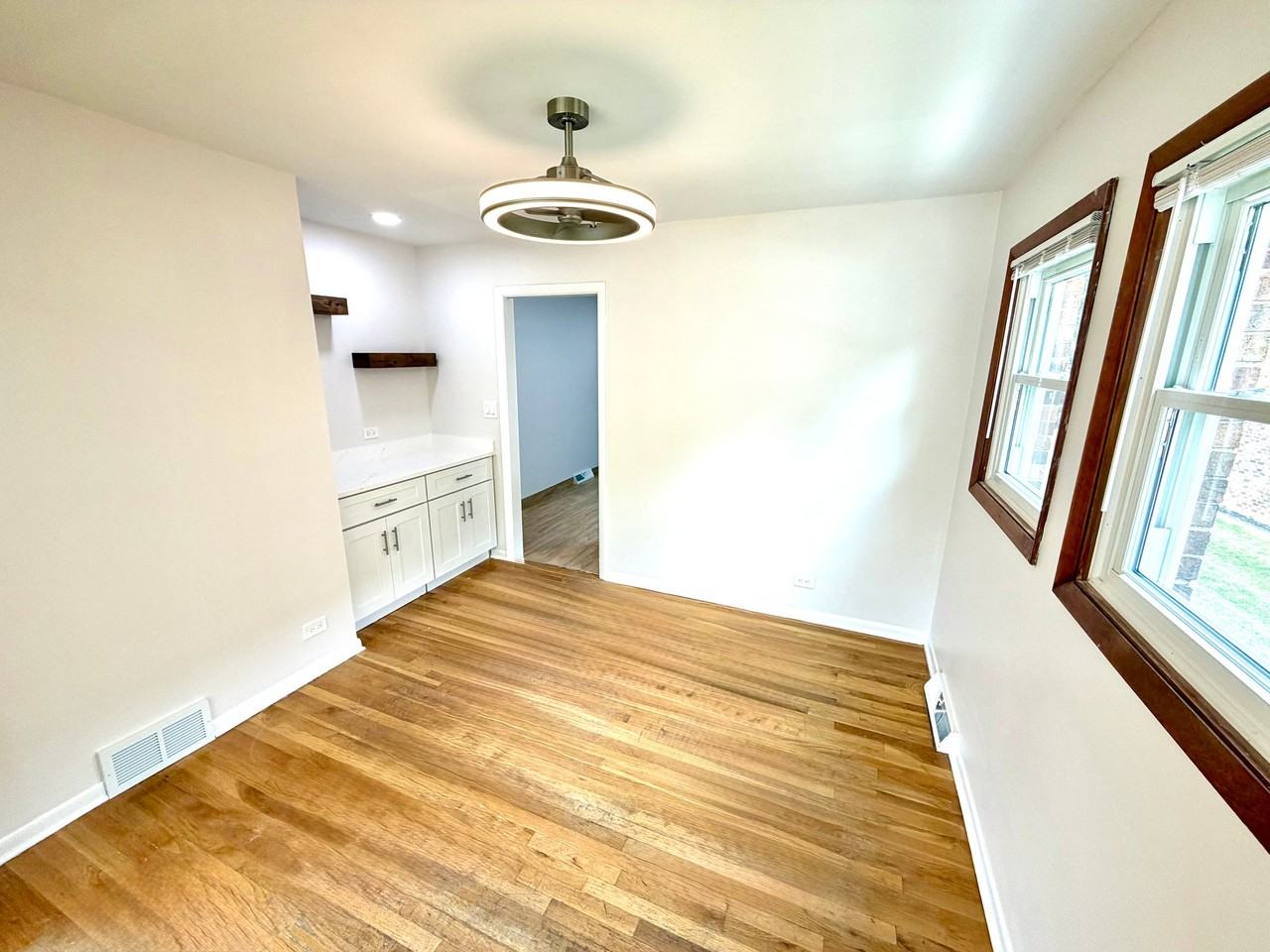 167 E Van Buren St #1 - Photo 5 of 17