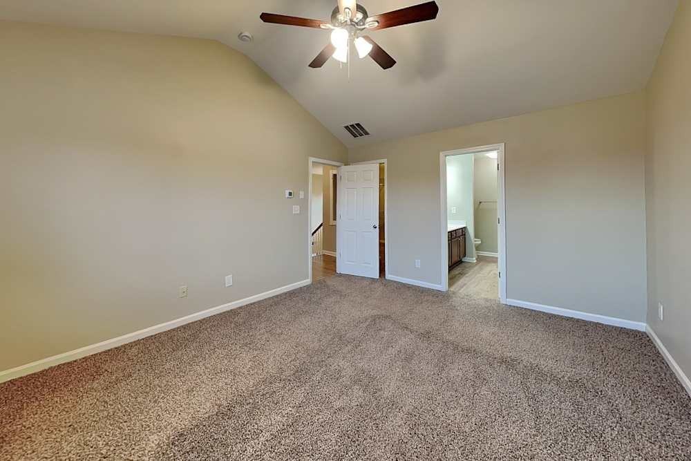 935 Donington Cir - Photo 5 of 9