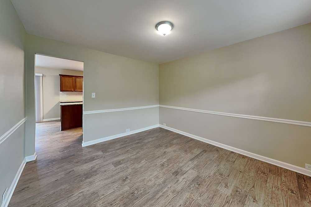 935 Donington Cir - Photo 7 of 9