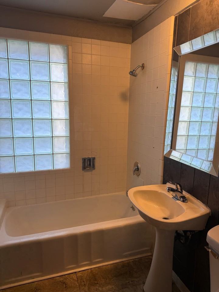 2435 N 44th St - Photo 3 of 5