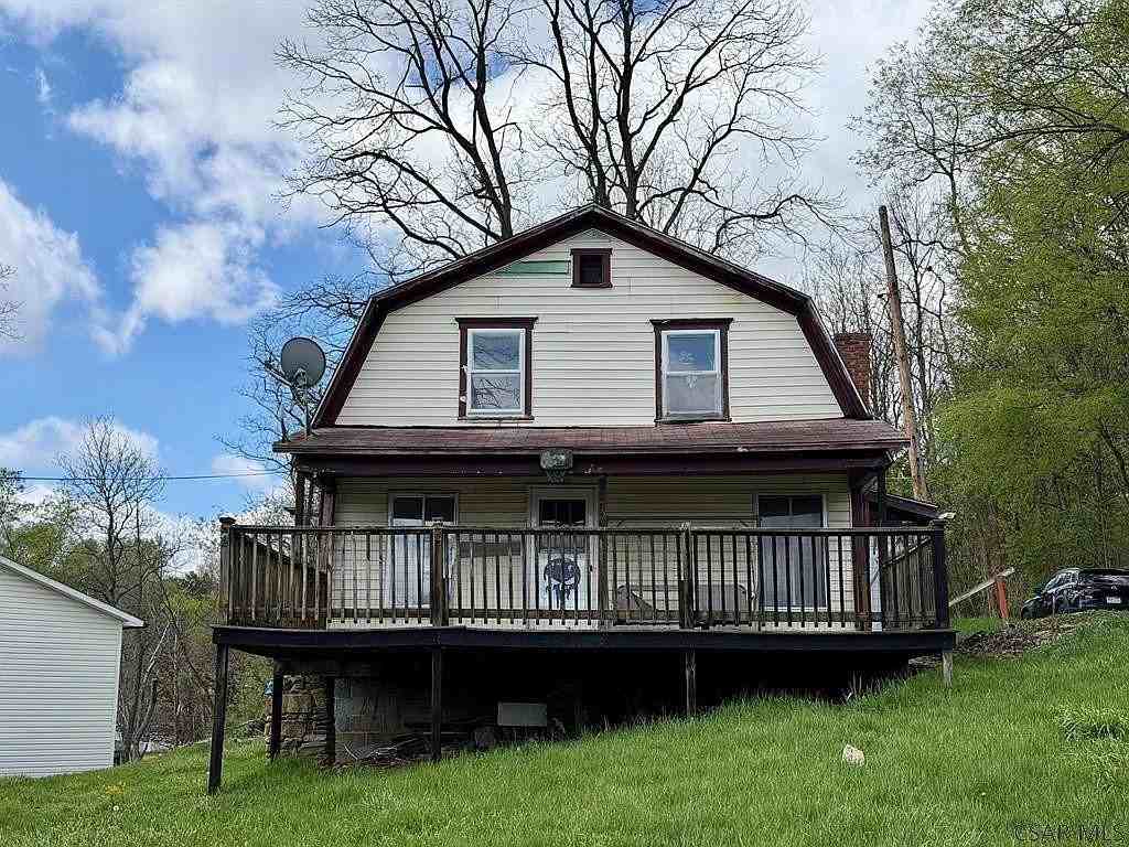 431 Finch St - Photo 2 of 20