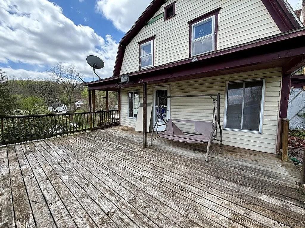 431 Finch St - Photo 3 of 20