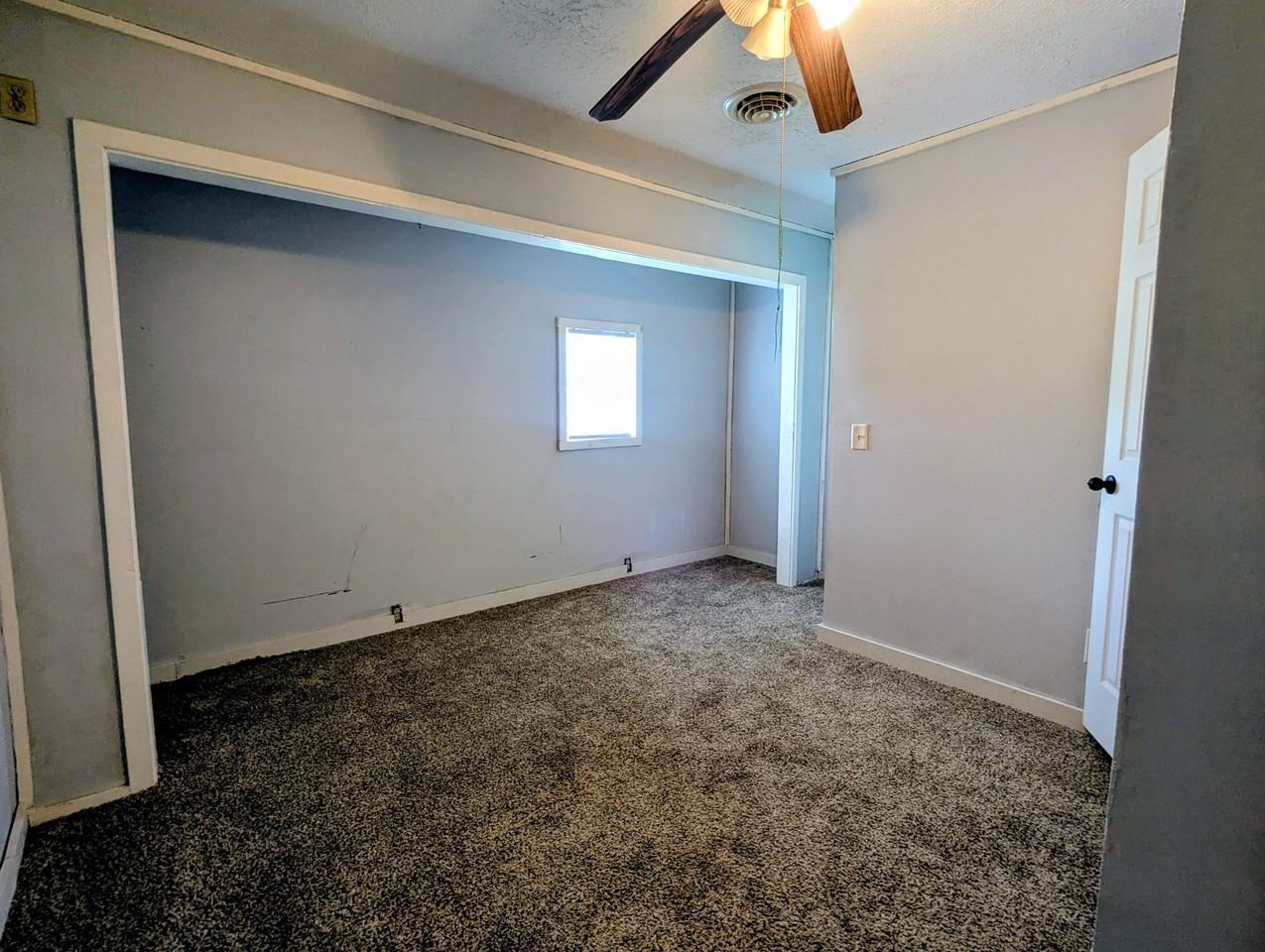 612 N Cherry St - Photo 3 of 11