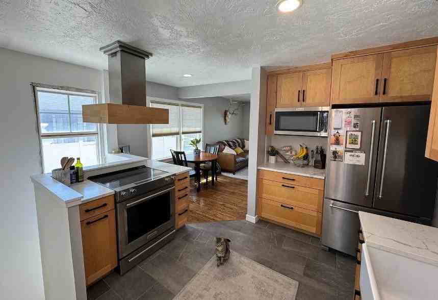 2065 E Stratford Dr - Photo 3 of 13