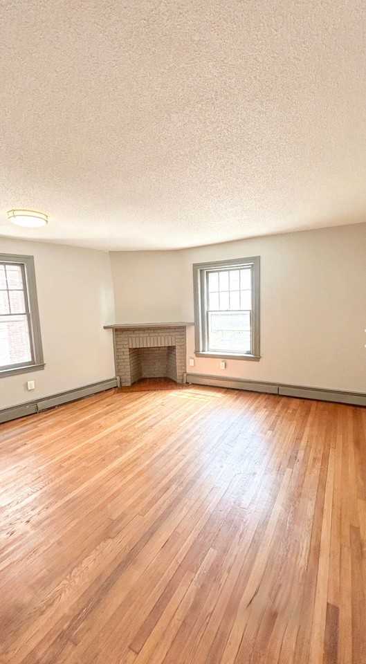 926 Asylum Ave #1 - Photo 2 of 8