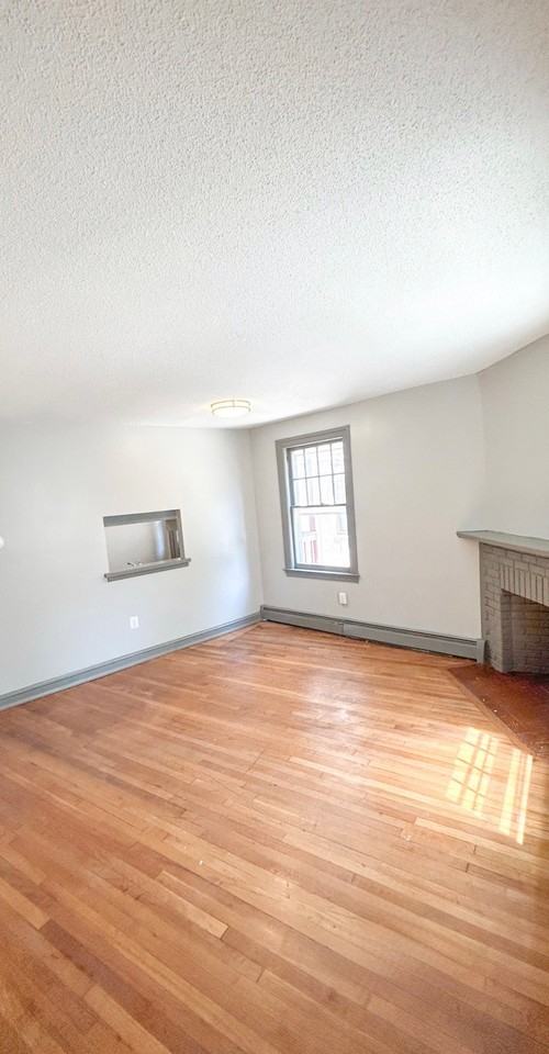 926 Asylum Ave #1 - Photo 3 of 8