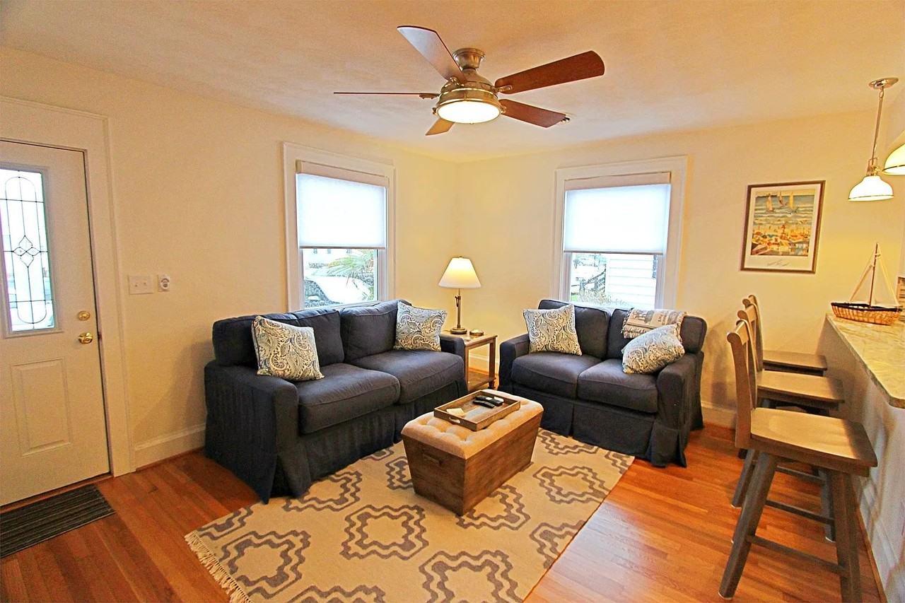 418 Terrace Ave - Photo 2 of 11