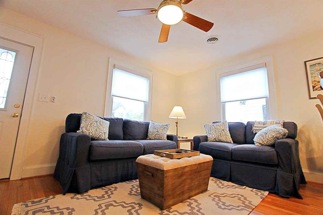 418 Terrace Ave - Photo 3 of 11