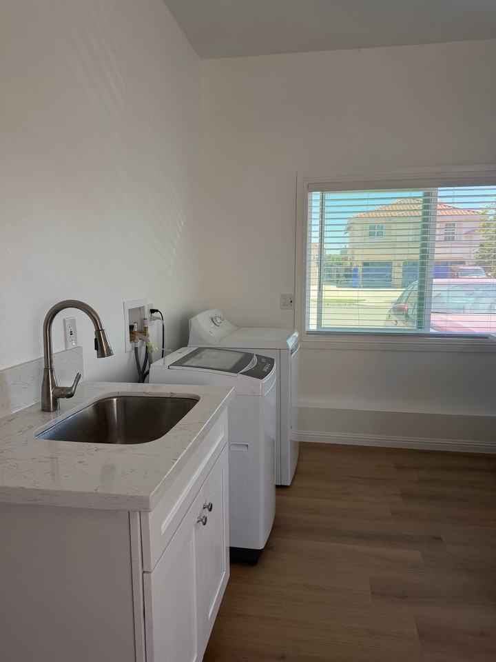 15918 Katherine St - Photo 4 of 4