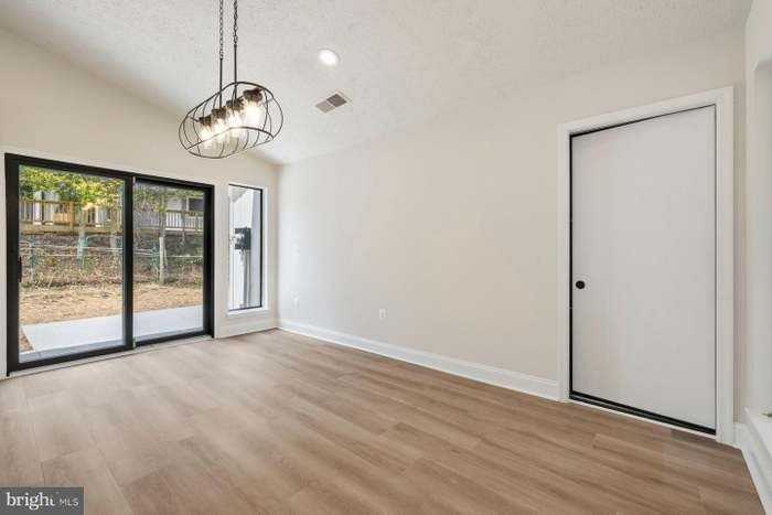 5410 Aylor Rd - Photo 7 of 25