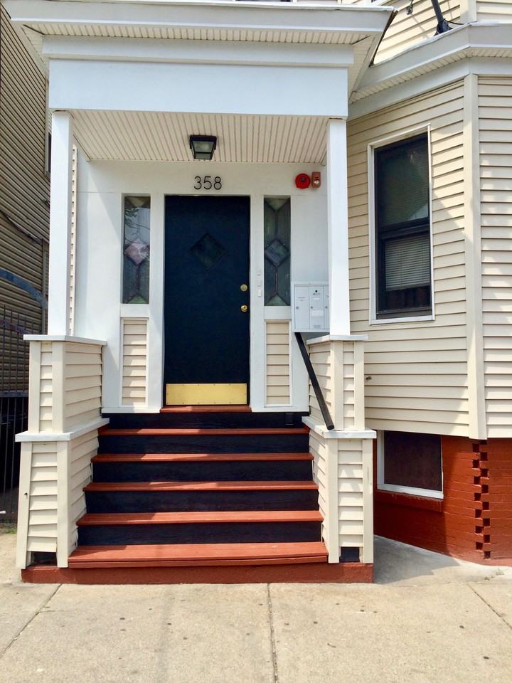 358 Princeton St #2 - Photo 6 of 7