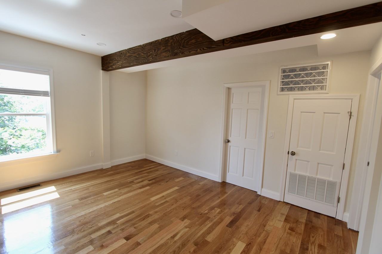 12 Greenwood Pl #3 - Photo 3 of 8