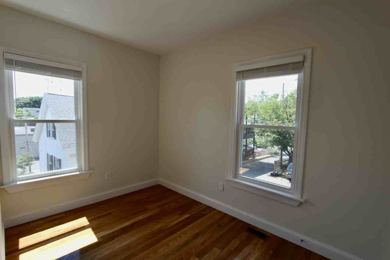12 Greenwood Pl #3 - Photo 4 of 8