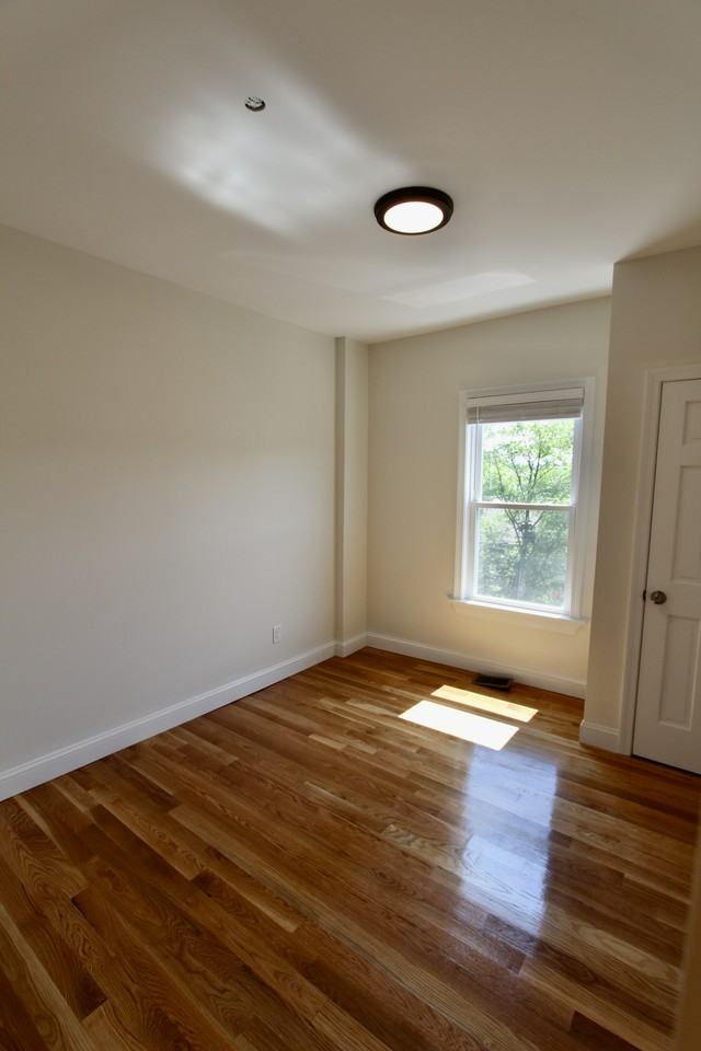 12 Greenwood Pl #3 - Photo 5 of 8