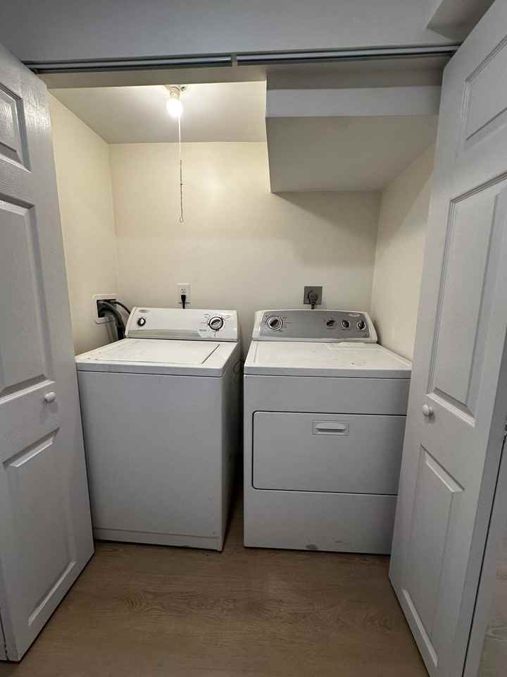 3225 Chestnut St Ne #NA - Photo 2 of 14
