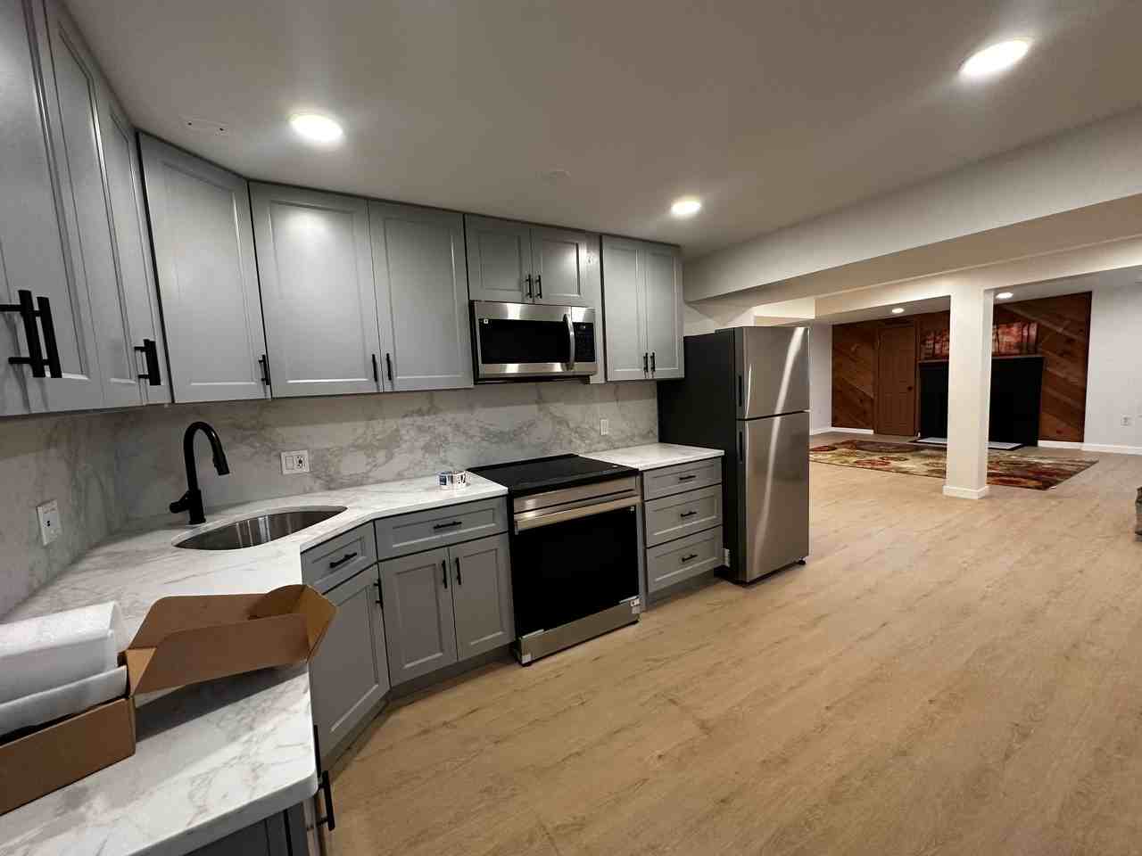 3225 Chestnut St Ne #NA - Photo 3 of 14