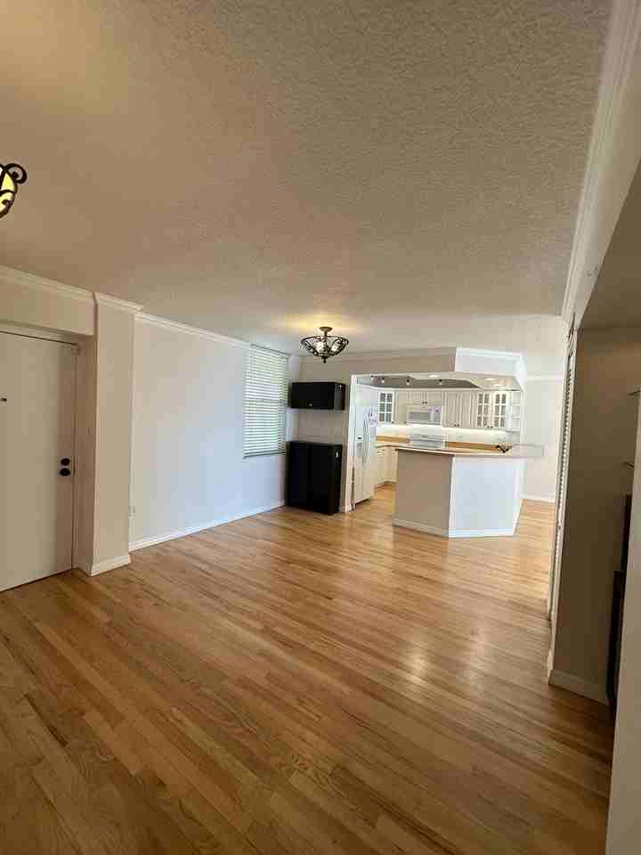 690 Osceola Ave #404 - Photo 3 of 11