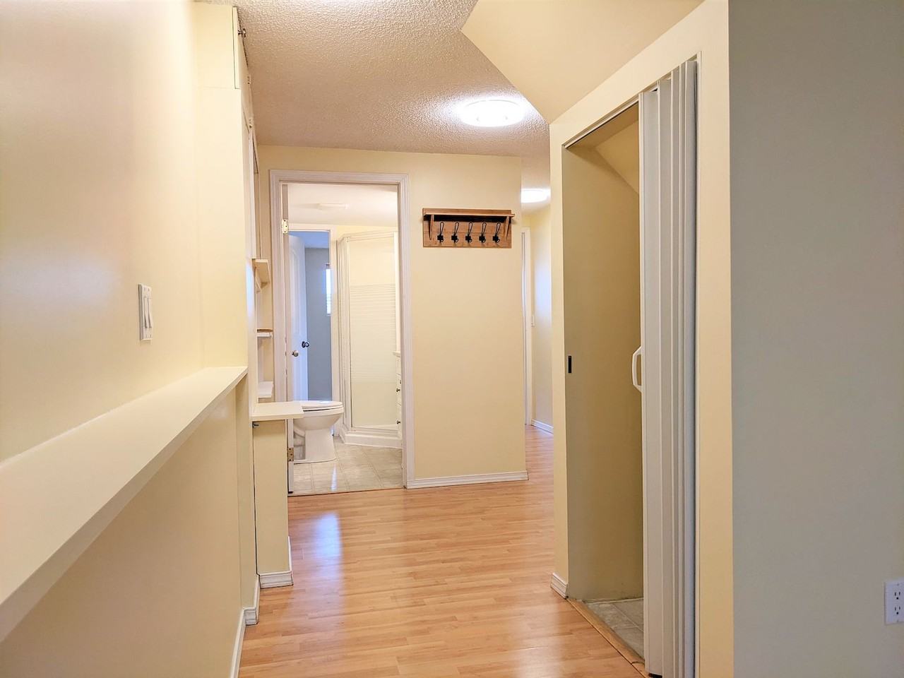 510 33 Ave Ne - Photo 3 of 9