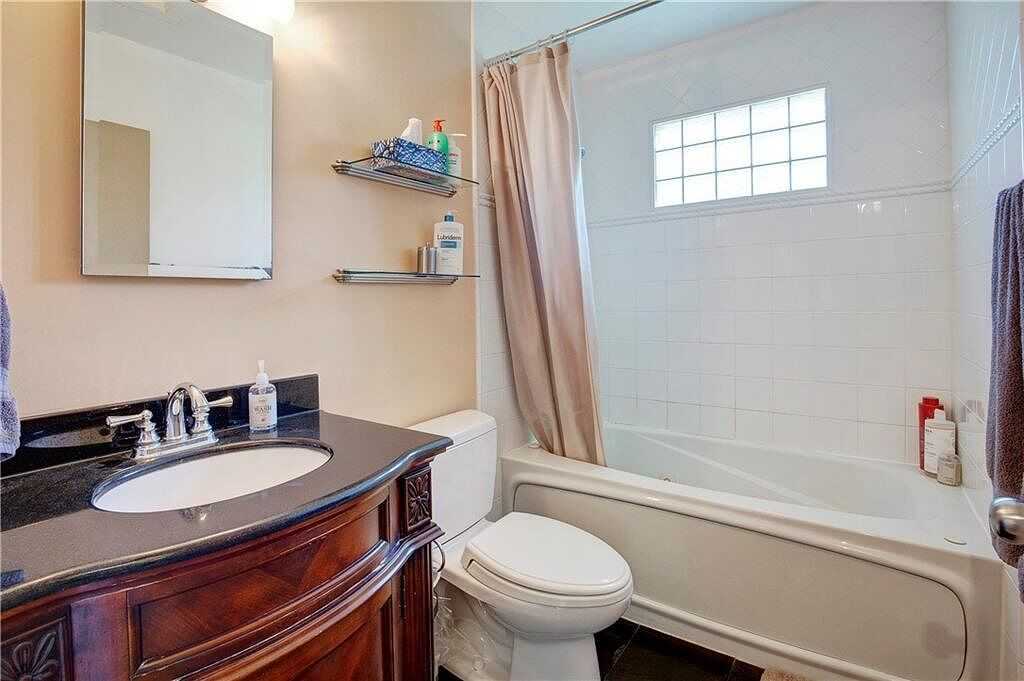 2451 28 Ave Sw - Photo 4 of 28