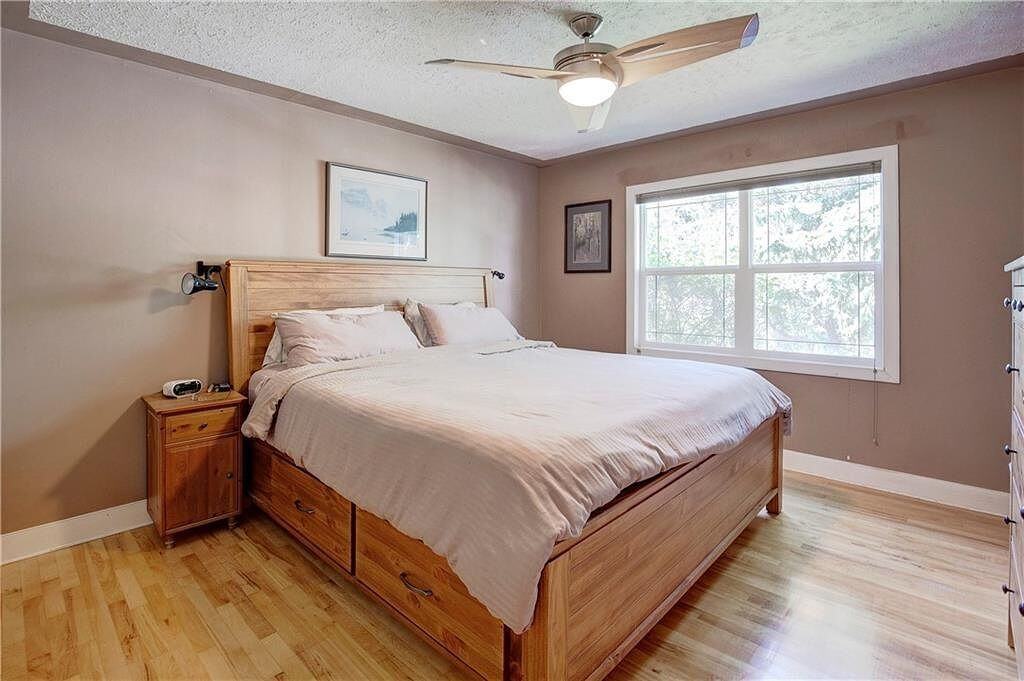 2451 28 Ave Sw - Photo 6 of 28