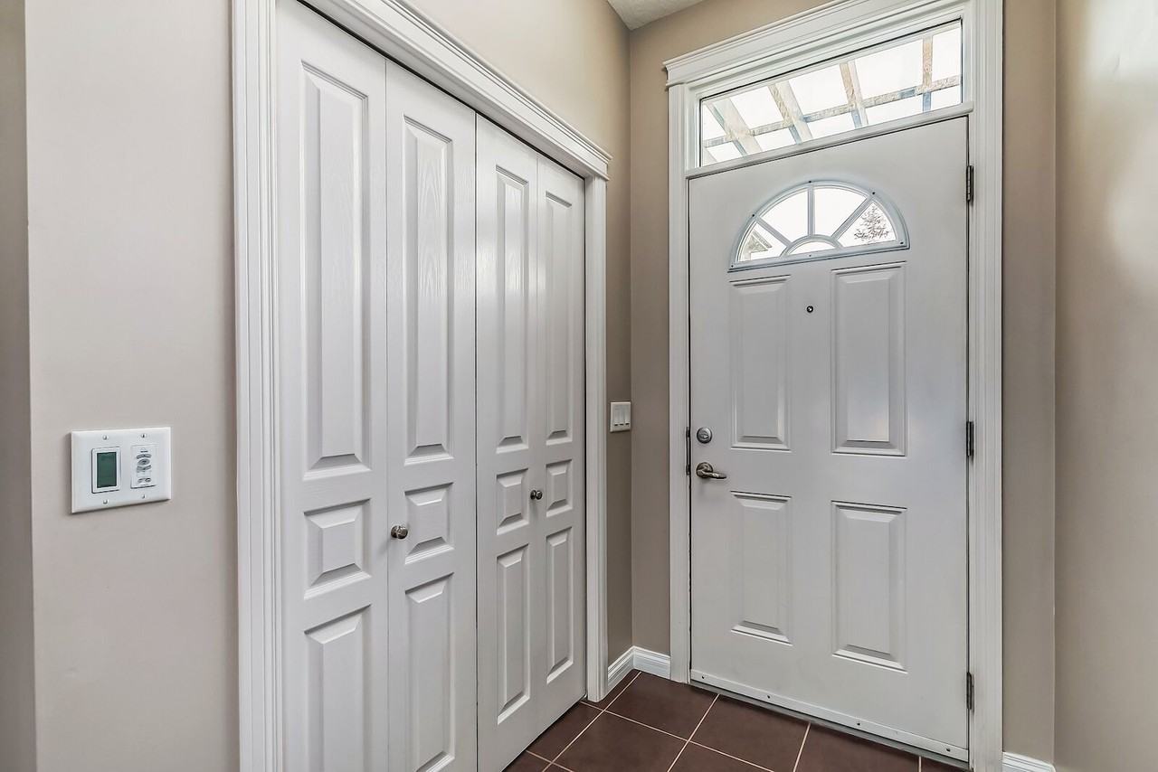 402 Wentworth Villas Sw - Photo 2 of 33