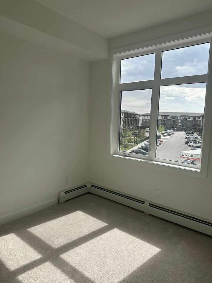 200 - 200 Seton Circle Southeast - Photo 4 of 8