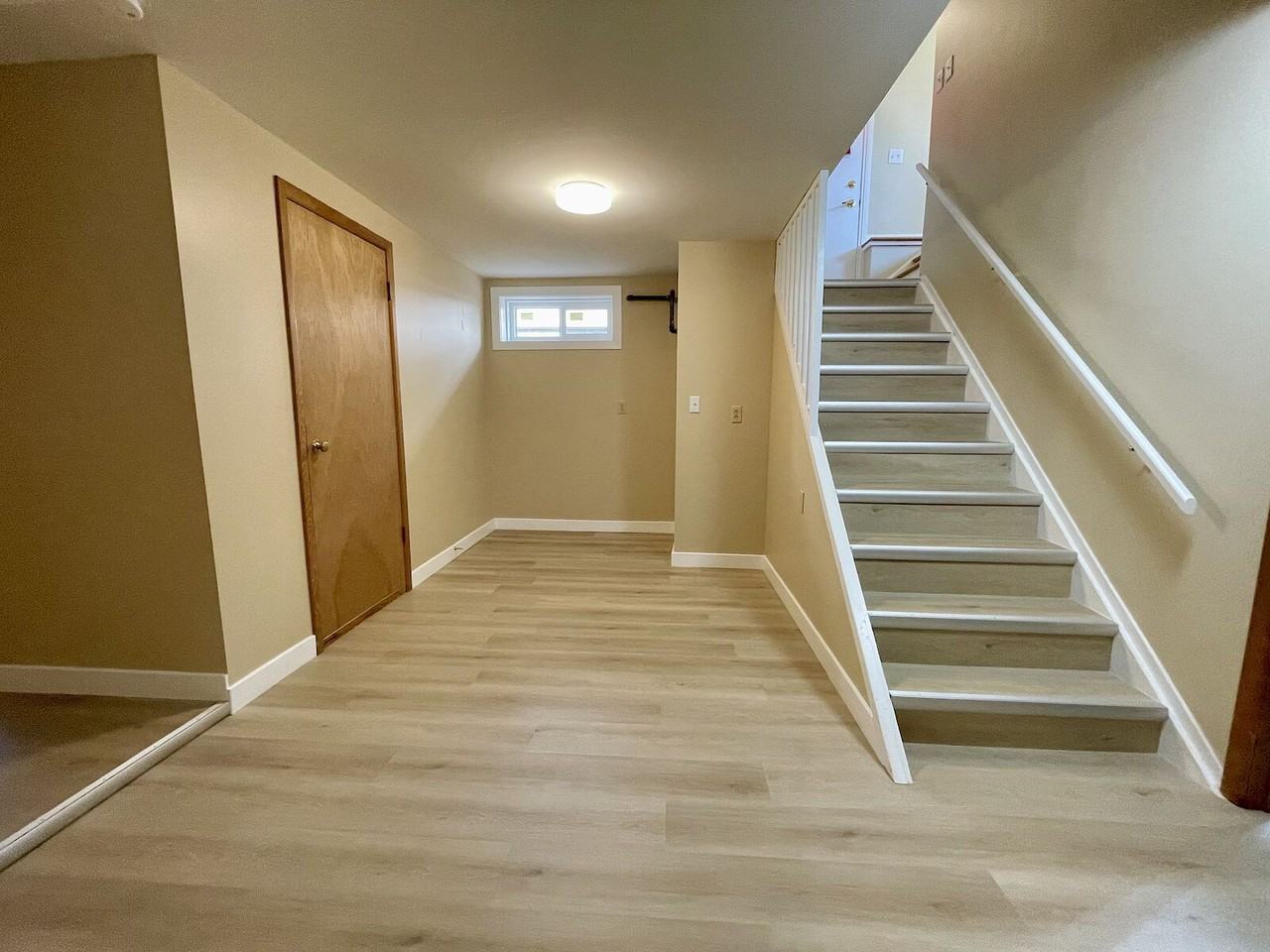 945 40 St Sw - Photo 3 of 16