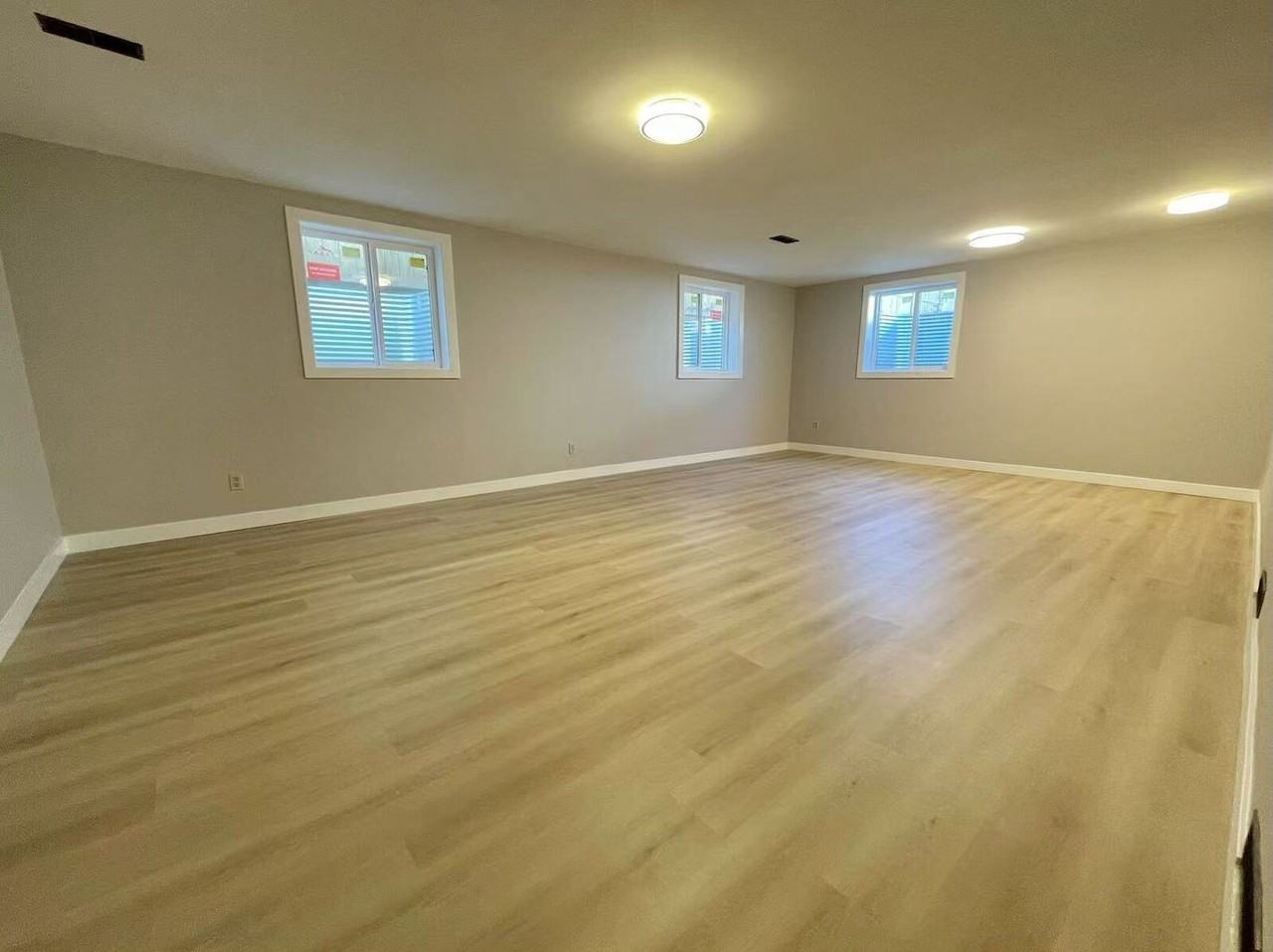 945 40 St Sw - Photo 6 of 16