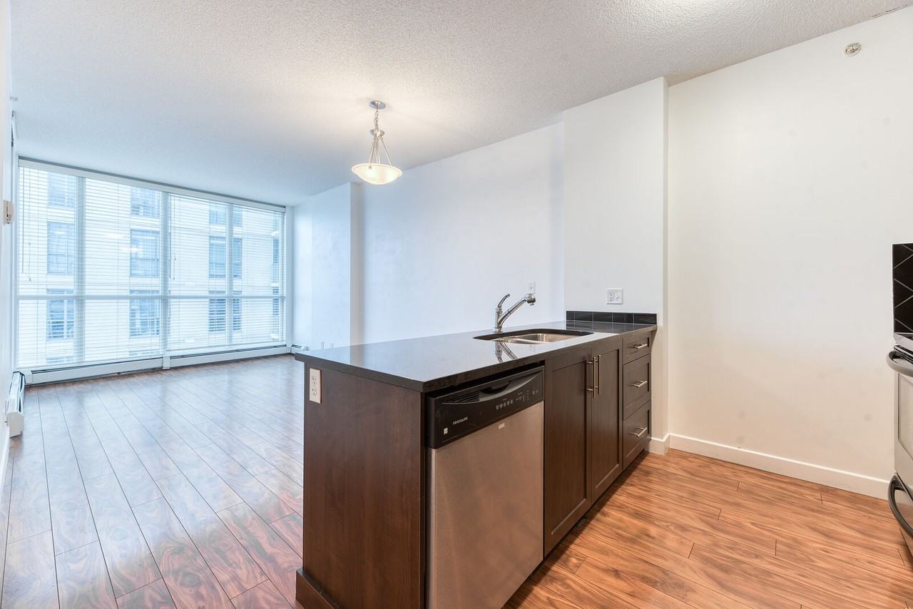 325 3 St Se - Photo 6 of 15
