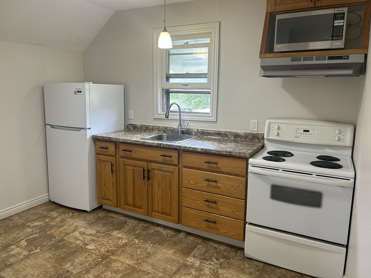 65 - 65 Sixth St - Photo 2 of 10