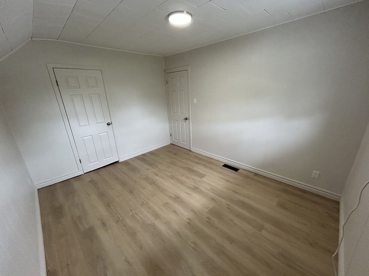 65 - 65 Sixth St - Photo 5 of 10