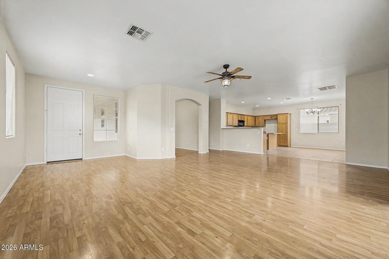 3060 E Ravenswood Dr - Photo 4 of 25
