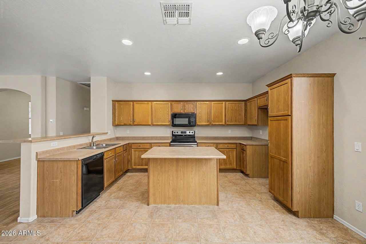 3060 E Ravenswood Dr - Photo 7 of 25