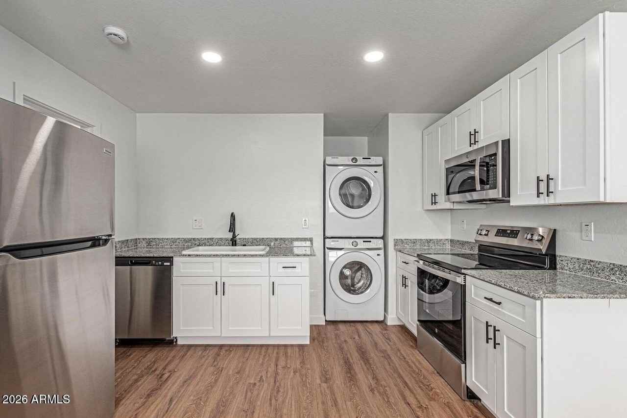 3153 W Sweetwater Ave #2