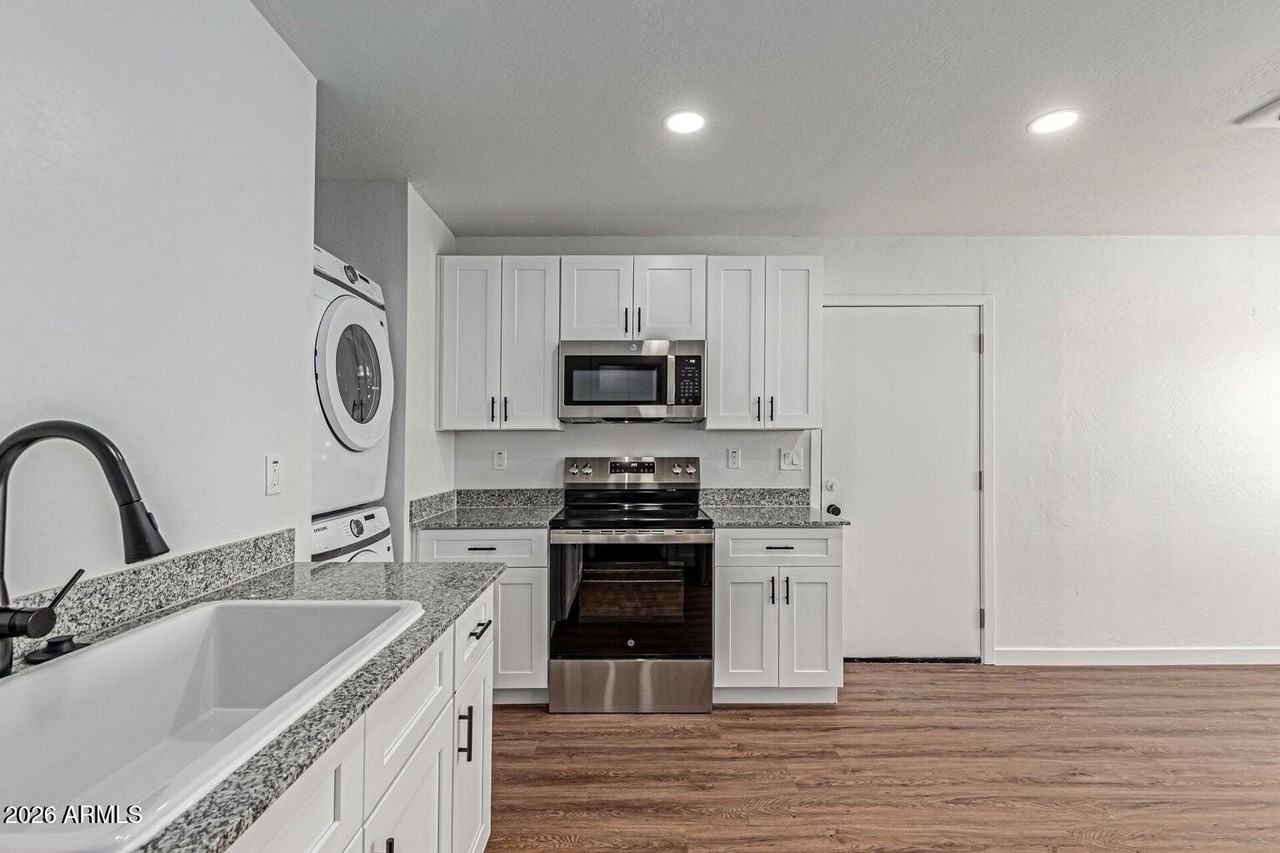 3153 W Sweetwater Ave #2 - Photo 6 of 12