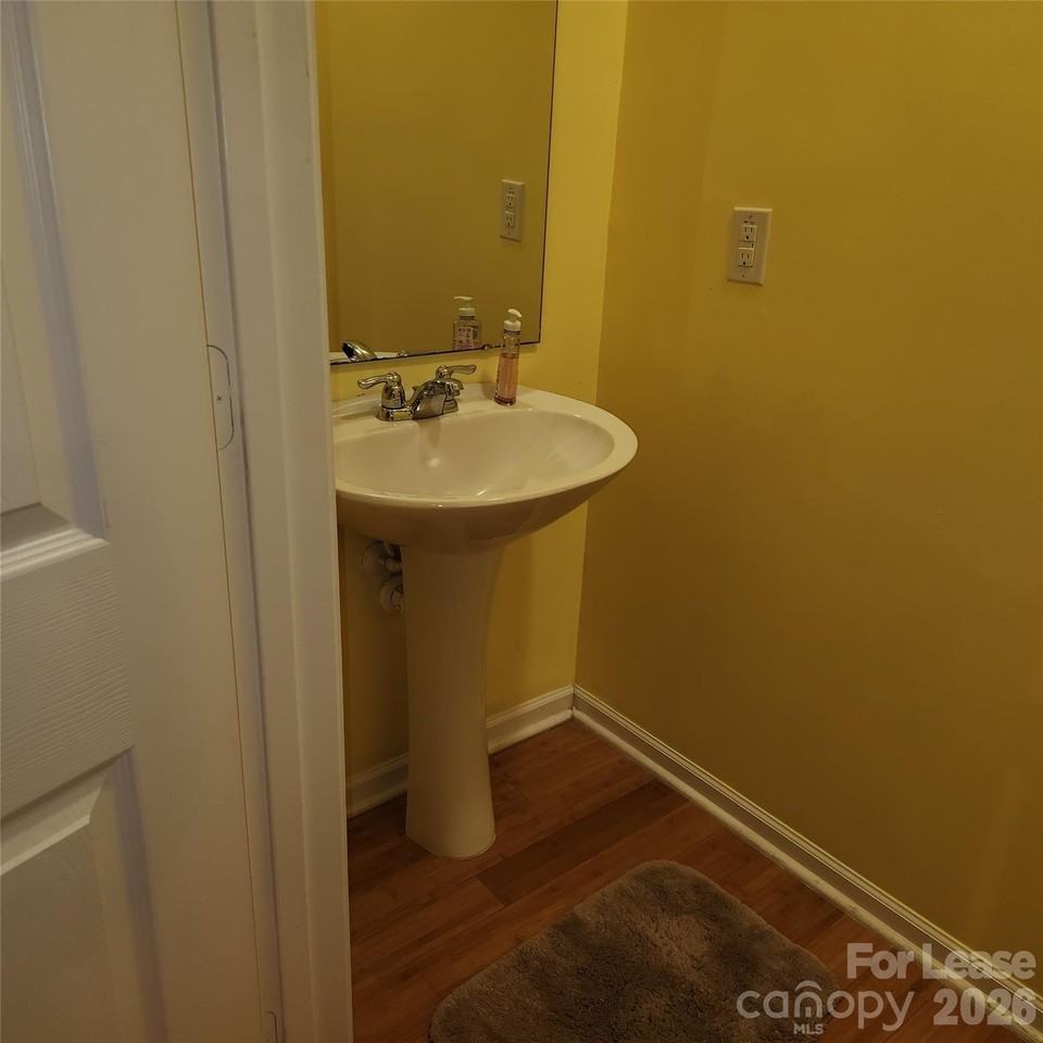 1045 Willow Wind Dr - Photo 6 of 14