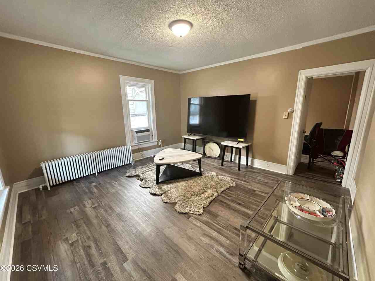 1225 Memorial Ave - Photo 3 of 21