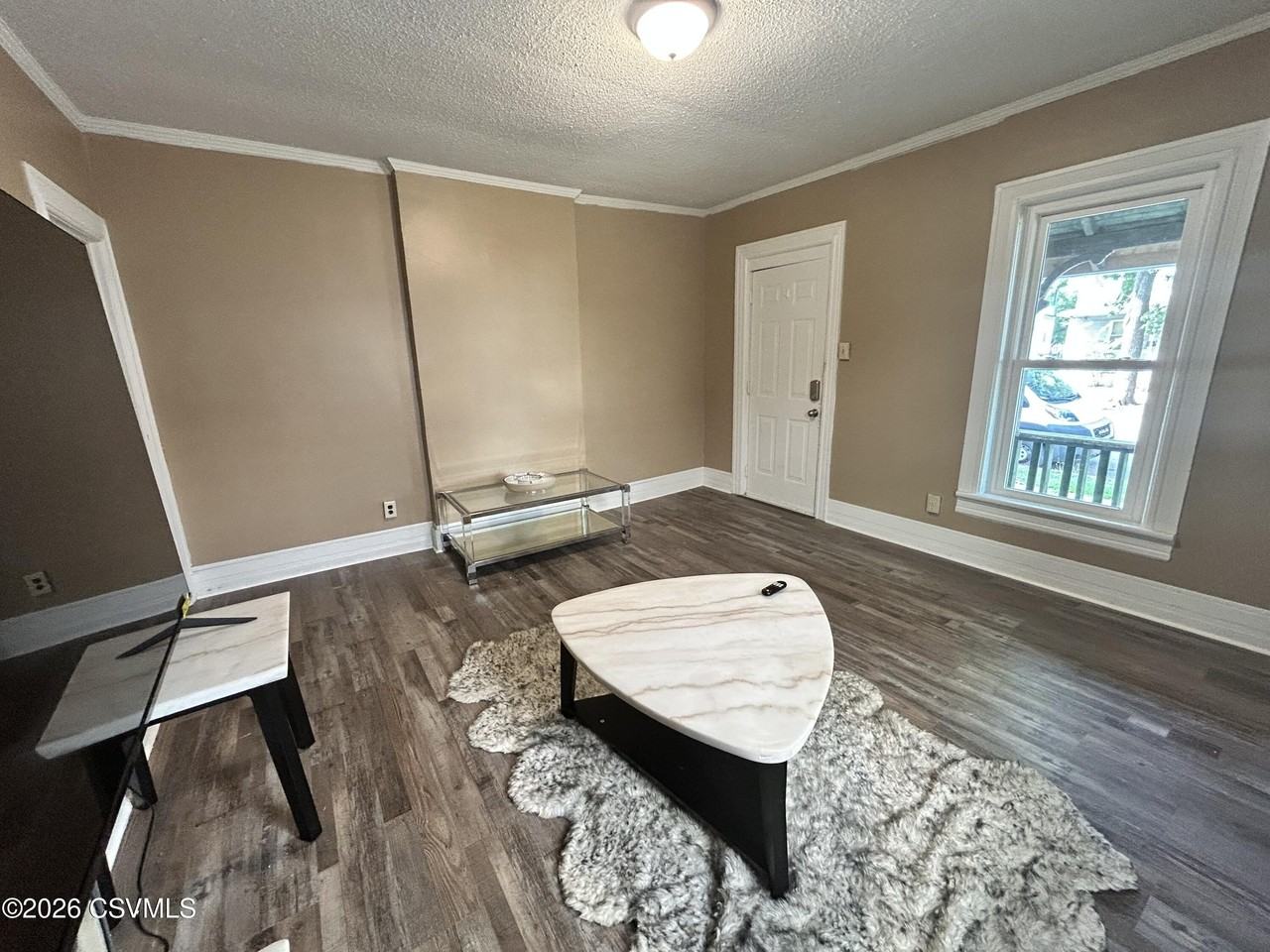 1225 Memorial Ave - Photo 4 of 21