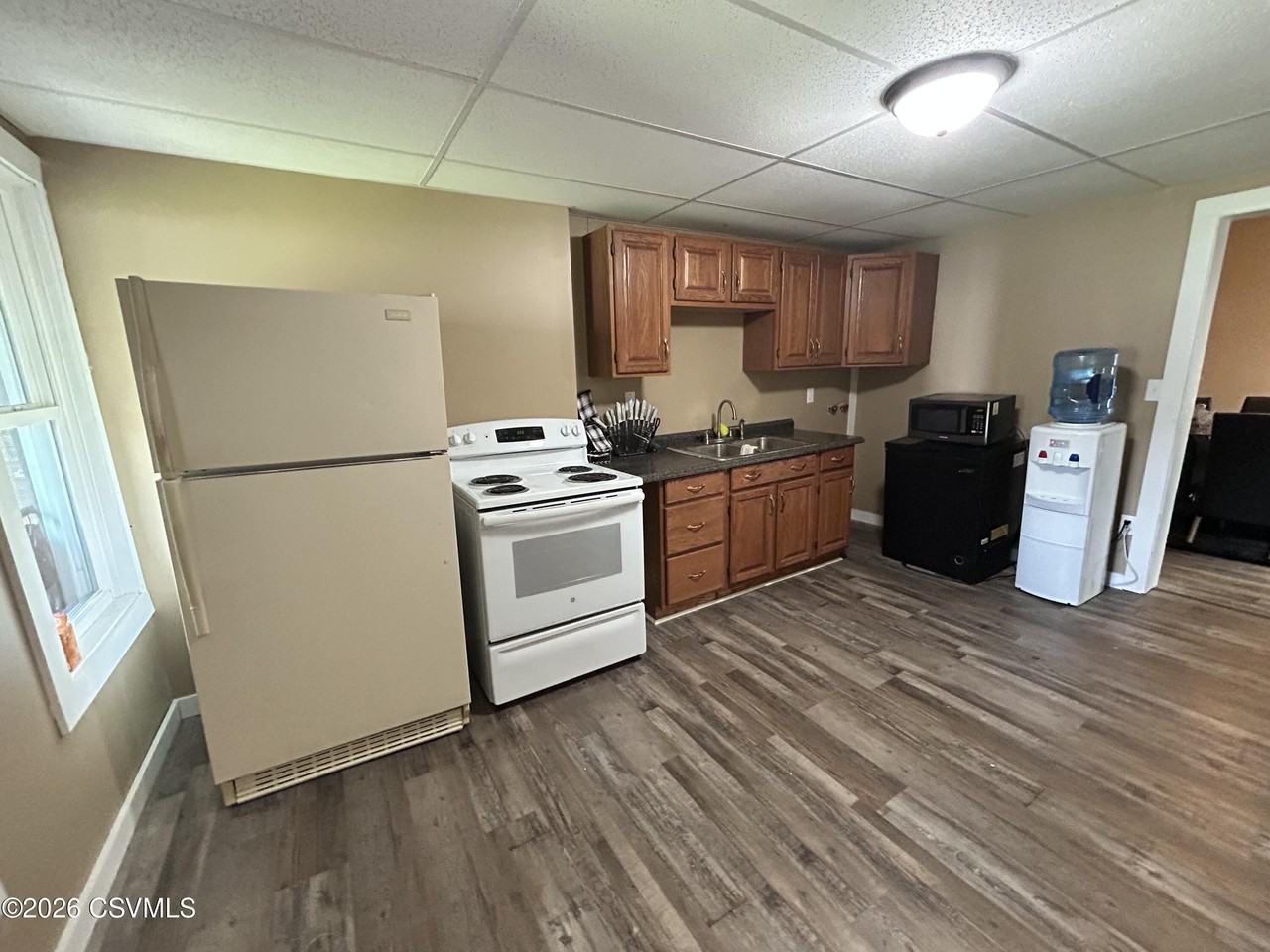 1225 Memorial Ave - Photo 6 of 21