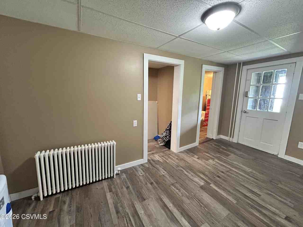 1225 Memorial Ave - Photo 7 of 21